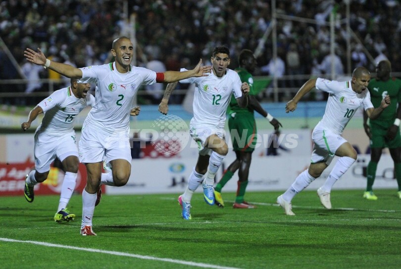 アルジェリア アウェーゴール差で本大会出場決める W杯アフリカ最終予選 写真5枚 国際ニュース Afpbb News
