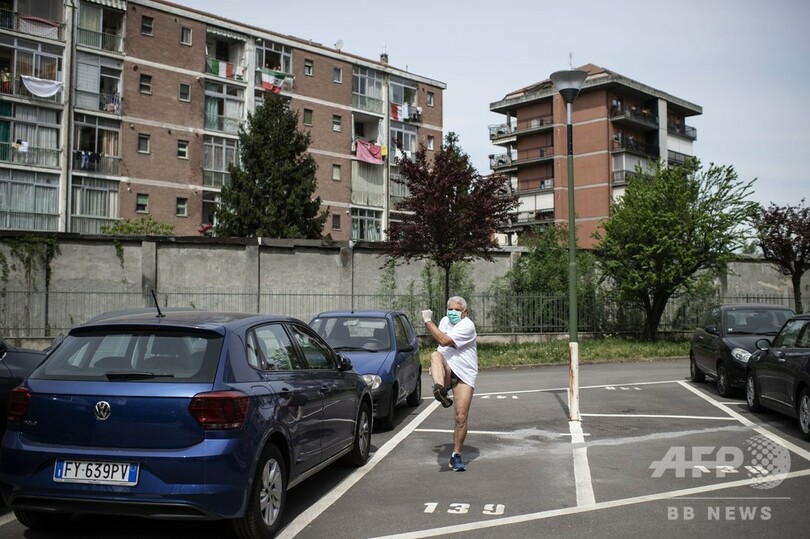 イタリア、現在の感染者数が初の減少 新型コロナ