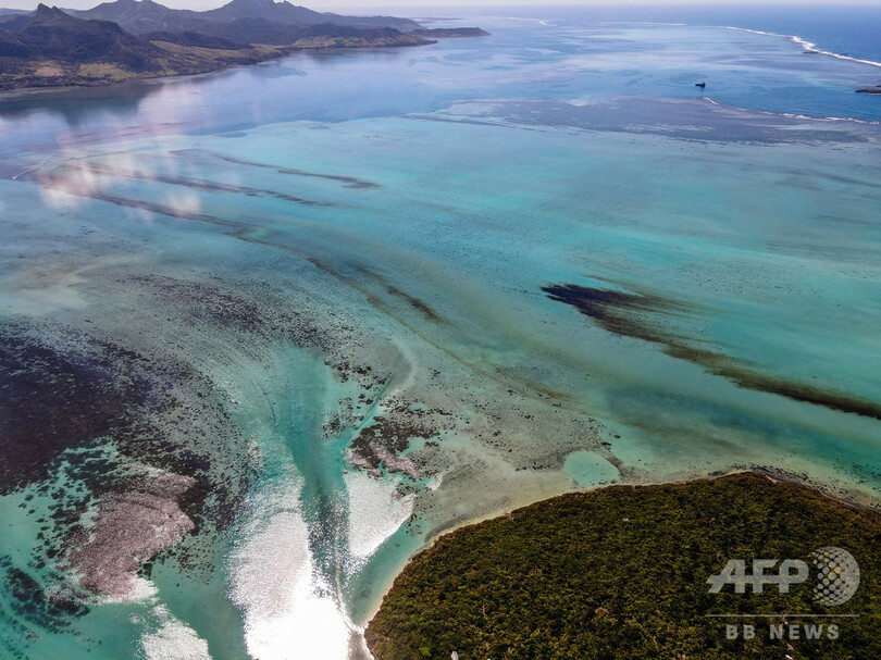 船内からまた燃料流出 モーリシャス座礁事故