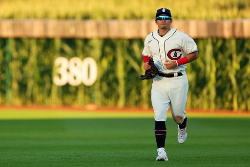 フィールド・オブ・ドリームス』でMLB戦 カブス鈴木が活躍 写真15枚