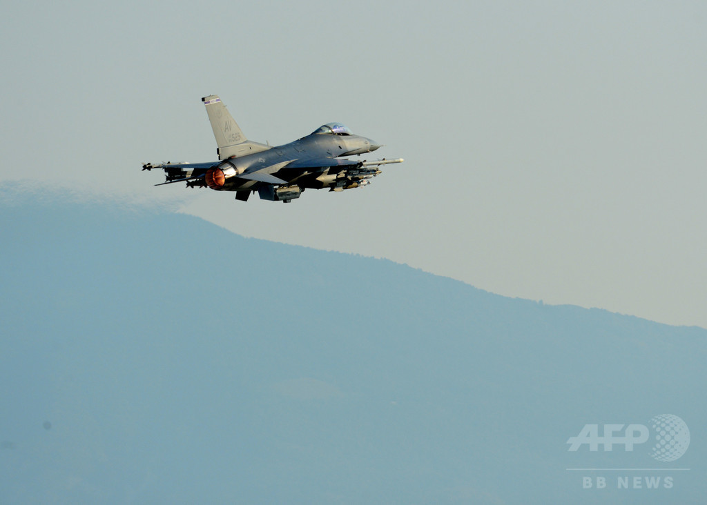 トルコ軍機、有志連合の対IS空爆に初参加 トルコ軍機、有志連合の対IS空爆に初参加