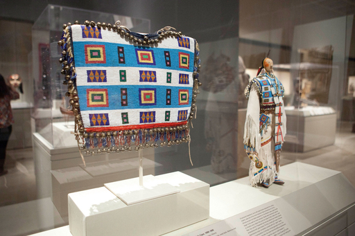 ネイティブ アメリカン アート　メトロポリタン美術館発行　インディアン　大型本 メトロポリタン美術館 新セクションオープン！オセアニア