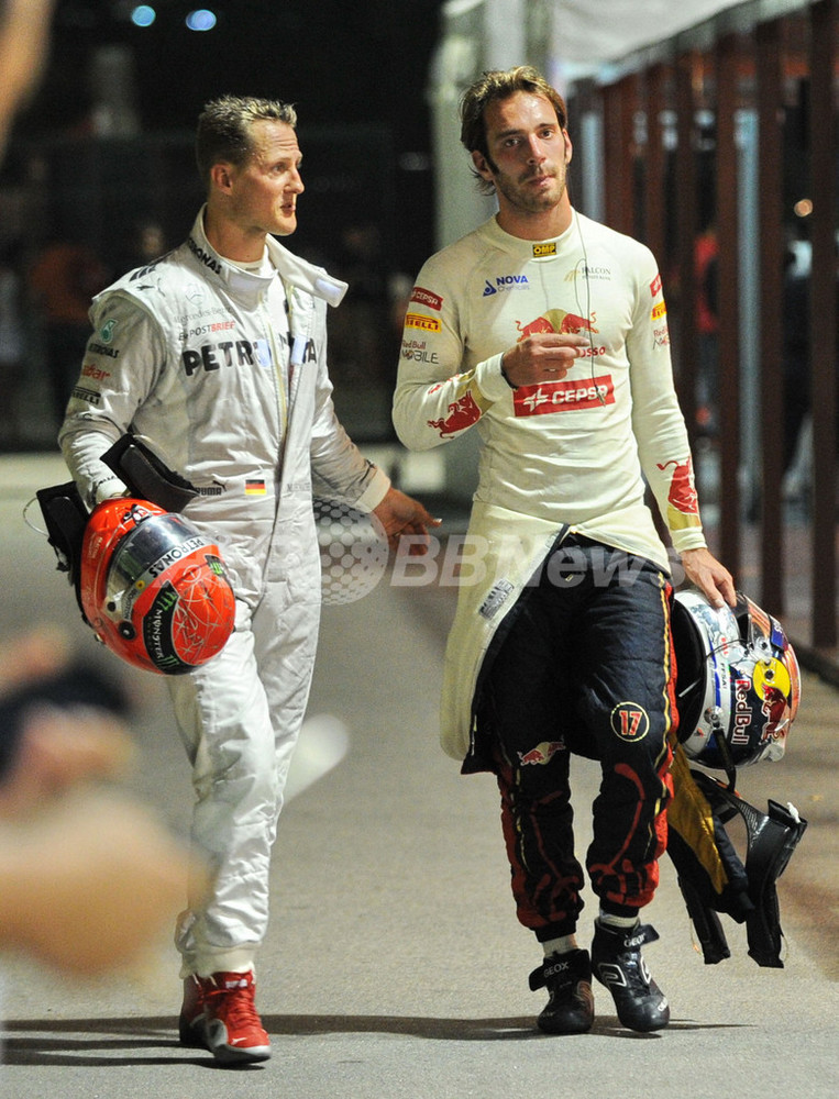 追突事故のシューマッハ、日本GPで10グリッド降格へ 写真1枚 国際