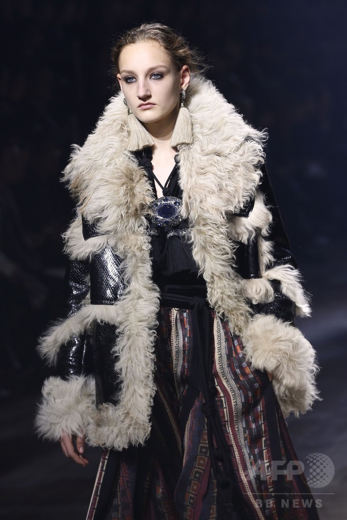 エルバスの生誕地モロッコの遊牧民スタイルを都会的に表現、「ランバン」15/16秋冬