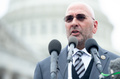 米下院議員のクレイ・ヒギンズ氏（2021年8月31日撮影）。(c)SAUL LOEB / AFP