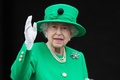 エリザベス英女王（2022年6月5日撮影）。(c)Frank Augstein / POOL / AFP
