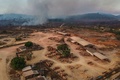 ブラジル・パラ州の幹線道路沿いにある製材所。航空写真（2019年9月13日撮影）。(c)NELSON ALMEIDA / AFP