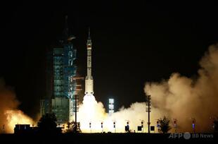 中国、有人宇宙船の打ち上げ成功 初の香港人飛行士乗せて「天宮」にドッキング 