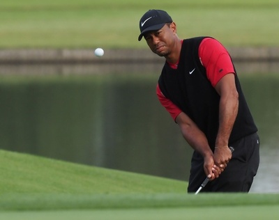 タイガーが最多Vへあと一歩、松山は2位で追走 ZOZO選手権