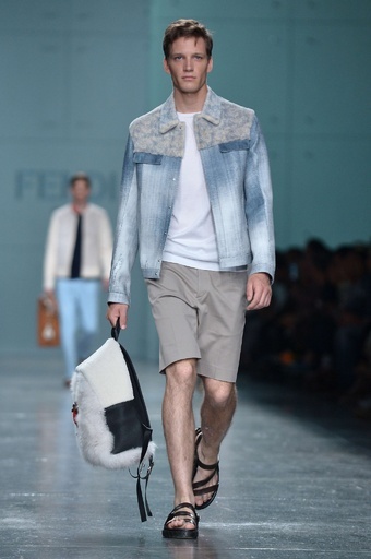 ファーとデニムの組み合わせで新提案、「フェンディ」15年春夏メンズ