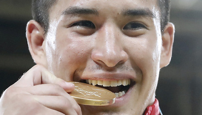 ベイカー茉秋も金メダル 柔道男子90キロ級、女子の田知本に続き