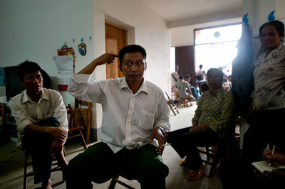 一獲千金求めて、ガーナの金鉱で違法採掘する中国人