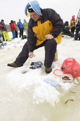 最高賞金5万ユーロの釣りコンテストに数千人、エストニア