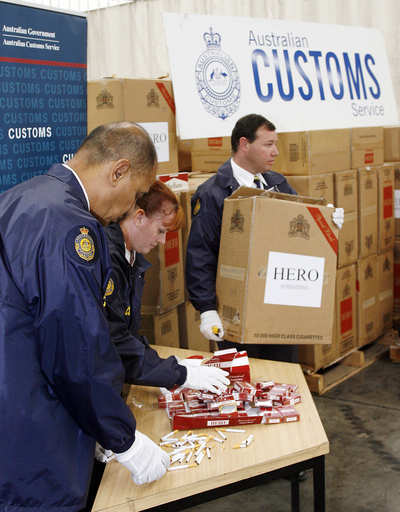 「ポルノを所持していますか？」 豪税関が新たな質問項目