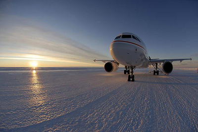 南極にオーストラリアの滑走路完成、研究所へのアクセスが容易に