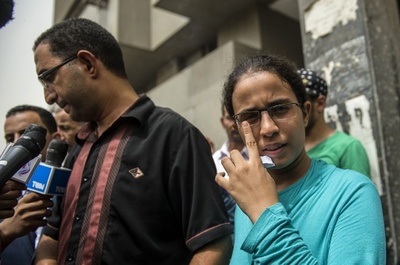 成績トップの女子生徒が卒業試験で0点、反腐敗の象徴に エジプト