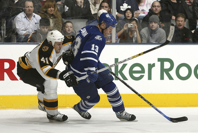 ＜06-07NHL＞メープルリーフス ブルーインズを降し今季18勝目 - カナダ