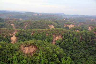 フィリピン地震、「チョコレート・ヒルズ」など人気観光地にも被害