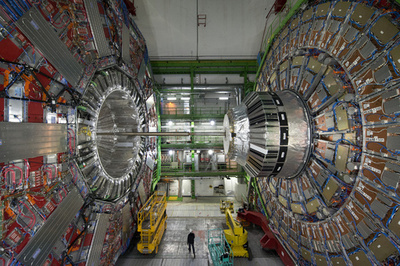 世界最大の加速器、改良工事後初の衝突実験を再開