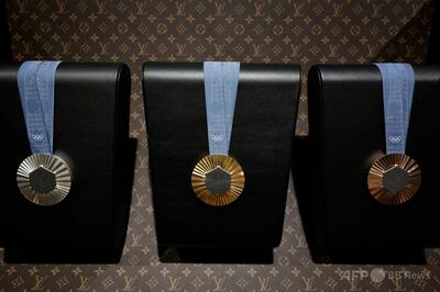 パリ五輪・パラの「欠陥」メダル、交換要請は200個以上
