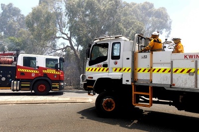 豪パースで山火事、住宅に迫る ごみ捨て場も焼け有毒な煙