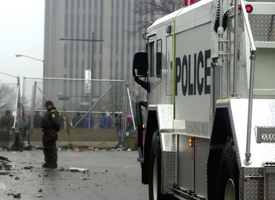 「凶悪犯」3人がヘリで拘置所脱走、カナダ