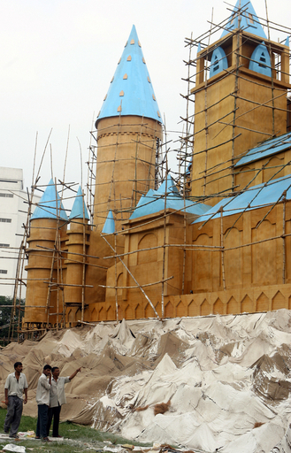 インドに「ホグワーツ城のレプリカ」登場で、ハリポタ著者600万円を請求