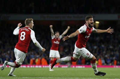 アーセナルが開幕戦の打ち合い制す、レスターは岡崎がゴール