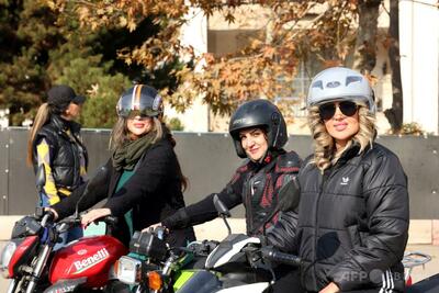 イラン、女性の二輪免許取得を正式容認