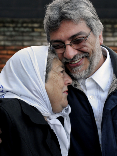 パラグアイ大統領選、野党連合指導者が当選確実