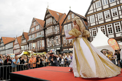 ドイツの町ツェレで「ミス・バロック2008」開催