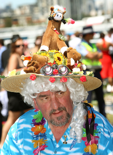 独創的な帽子がずらり、メルボルンカップ2007