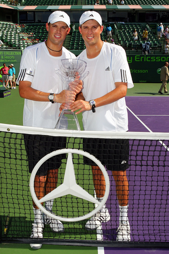 ブライアン兄弟 ブパシ／ノウルズ組を降し大会2連覇