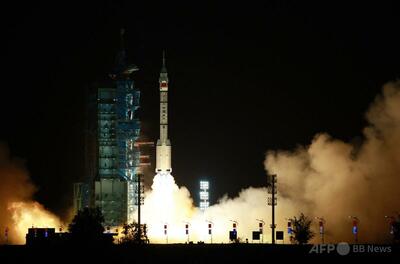 中国、有人宇宙船の打ち上げ成功 初の香港人飛行士乗せて「天宮」にドッキング 
