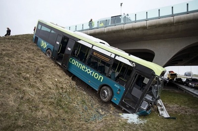 EU、全乗用車に自動緊急通報システム装備へ 15年目指す