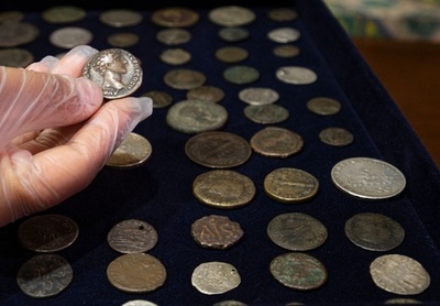 ペルー、押収品を伊に返還 ローマ帝国時代の硬貨など73枚