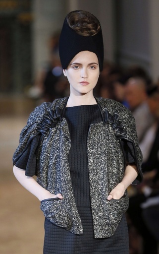 ボリューミーなヘアスタイルにも注目、「ステファニー クデール」14/15年秋冬オートクチュール