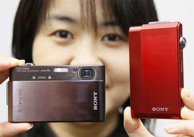 ソニー、HD動画が撮影できるスリムデジカメを発表