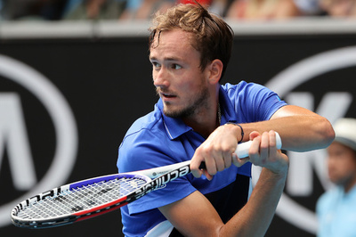 メドベージェフがハンブルクOP初戦敗退、錦織と西岡も敗れる