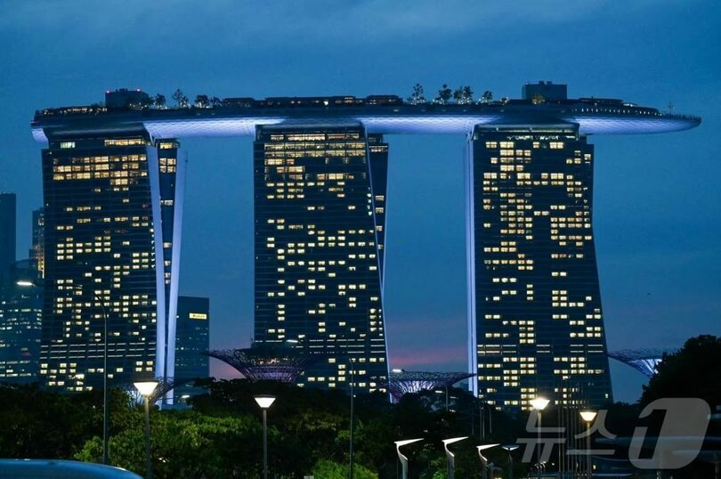 シンガポールの代表的な統合型リゾート「マリーナベイ・サンズ」(c)AFP/news1