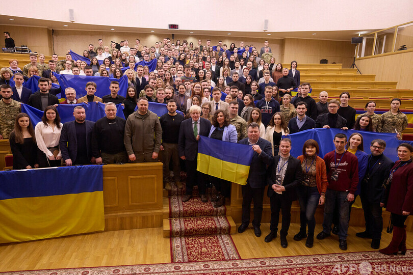 プーチン氏から「ミサイル」の脅し ジョンソン元英首相が回想