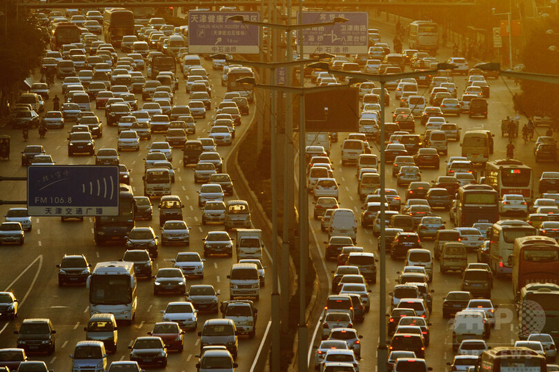 渋滞にうんざり 路面標示に独断で矢印足した男に罰金 中国 写真1枚 国際ニュース Afpbb News