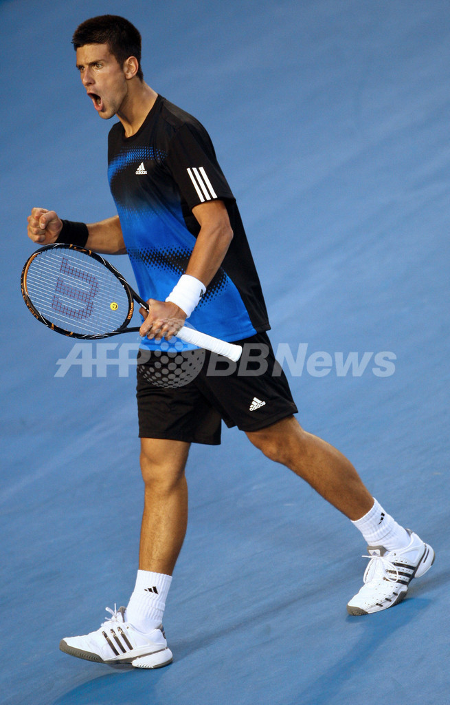 ジョコビッチ フェデラーを降し自身初の全豪決勝進出