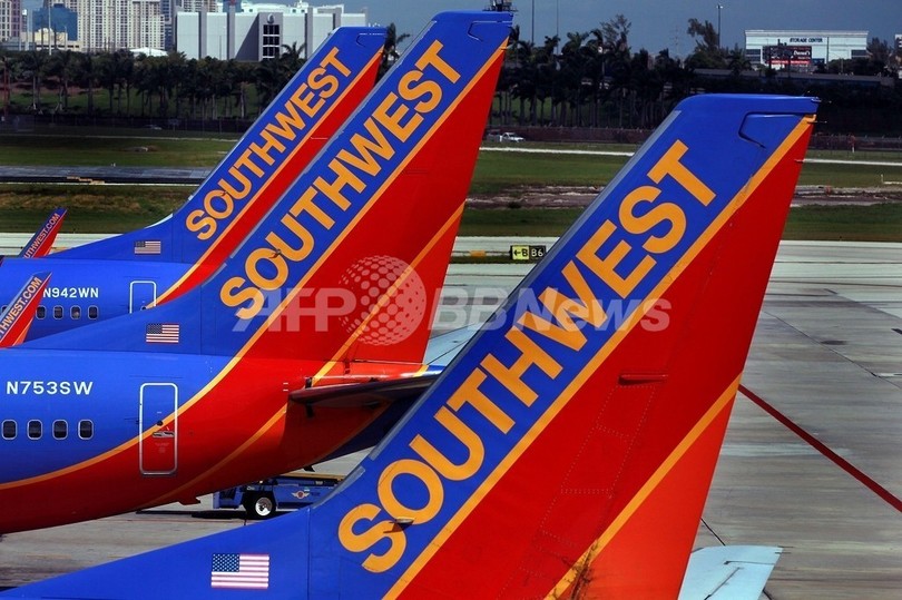 米サウスウエスト航空、B737型79機を点検 前日の胴体の穴あき事故を受け 米サウスウエスト航空、B737型79機を点検 前日の胴体の穴あき事故を受け
