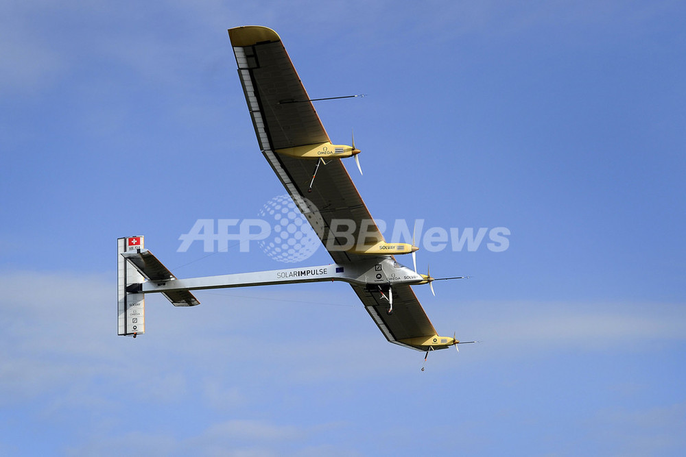 スイスのソーラー飛行機、初の国際飛行に成功 写真10枚 国際ニュース