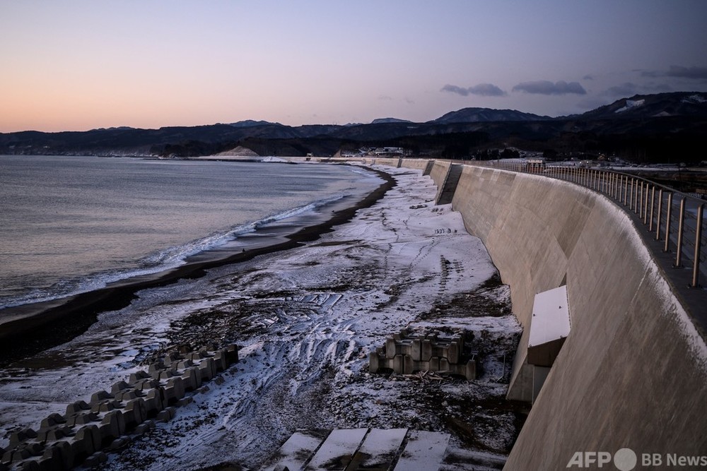 そびえ立つ防潮堤 東日本大震災から10年