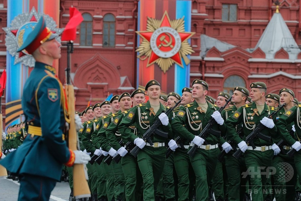 ロシア・モスクワで戦勝記念日の軍事パレード 写真20枚 国際ニュース