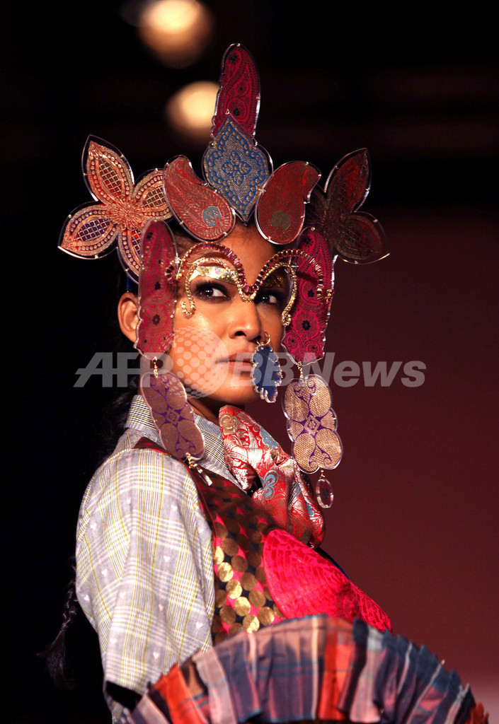 ＜13年秋冬ラクメ・ファッション・ウィーク＞Little Shilpa