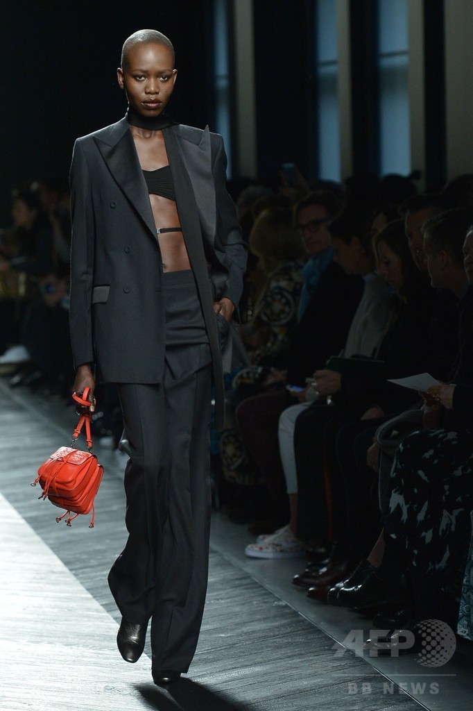 「ボッテガ・ヴェネタ」16/17年秋冬コレクション