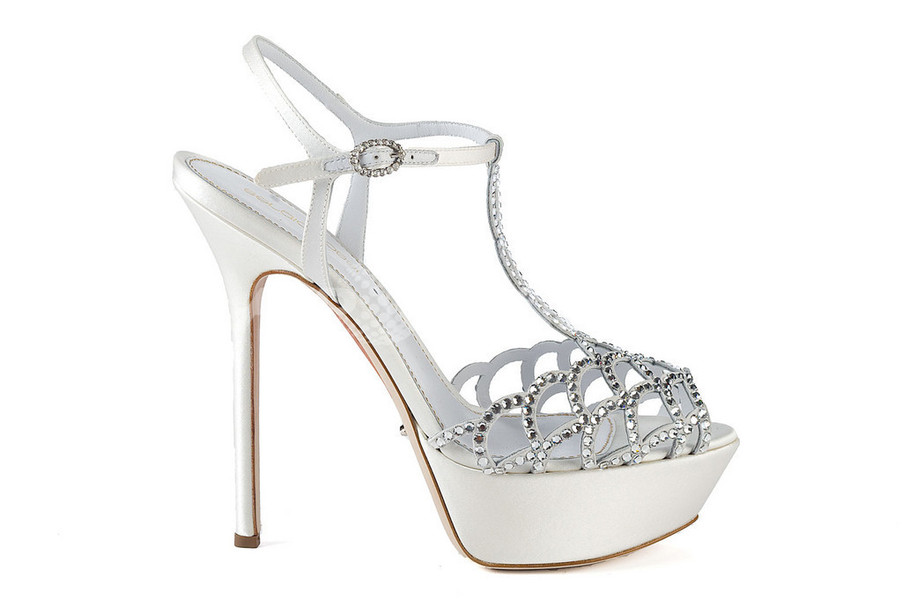 ＜Check!＞ウエディングに特別な一足を、「セルジオ・ロッシ」のブライダルライン